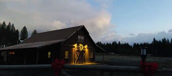 Maggie’s Barn & Bunkhouse