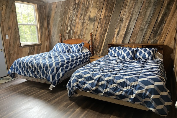 1 bedroom, bed sheets