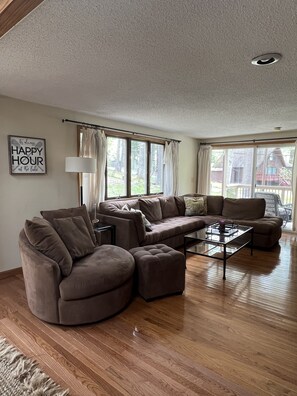 TV, fireplace, foosball, books - Fire Pit, Babbling Brook, Poker & Foosball at this 3br+ home (Lakeville)