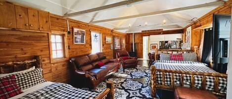 4 多间卧室、熨斗/熨衣板、免费 WiFi、床单