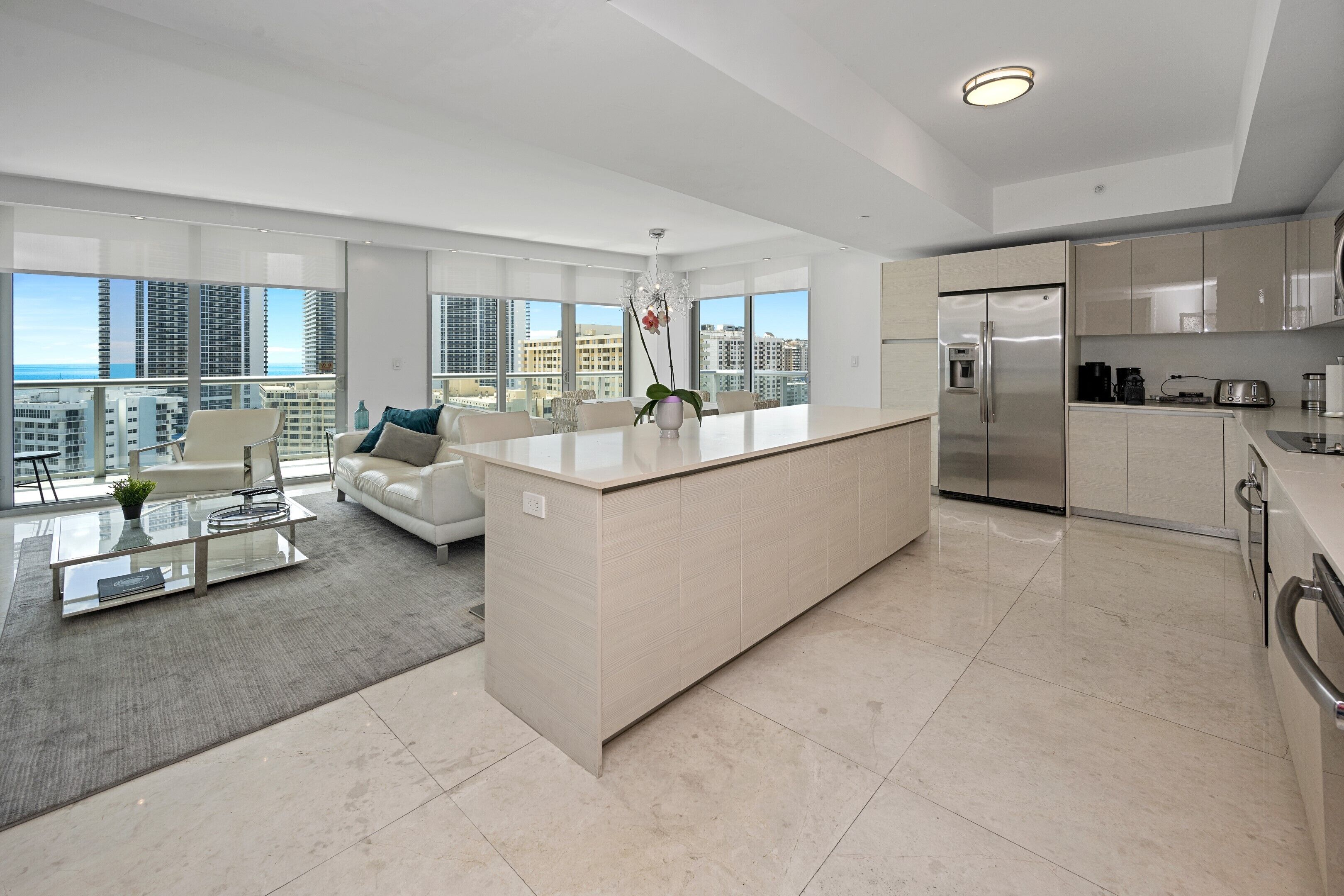 LUXURY 3B 3B RESORT CANAL,OCEAN,CITY VIEWS BEACH SERVICE