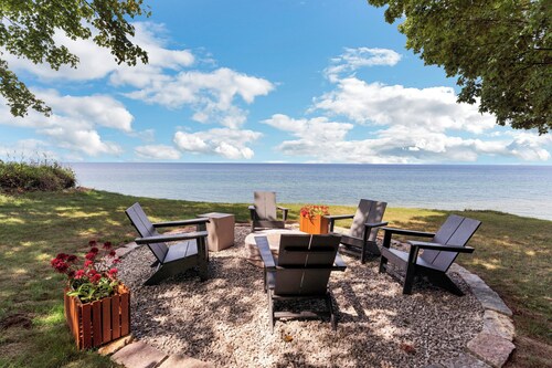 Zzz's by the C: Grateful Gatherings & Lakeside Feasts – Celebrate Thanksgiving Here!