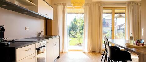 Geladeira, fogão, cooktop, lava-louças