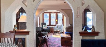 Chic Milwaukee Apartment in Hip Neighborhood!