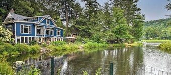 Lakefront Poconos Retreat w/ Hot Tub, Near Hiking!