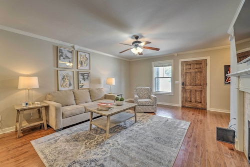 Charming Springdale Townhome ~ 5 Mi to Dtwn!
