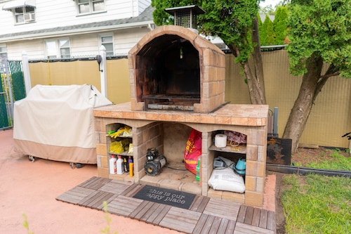 Cozy Furnished Ranch! Pet friendly!