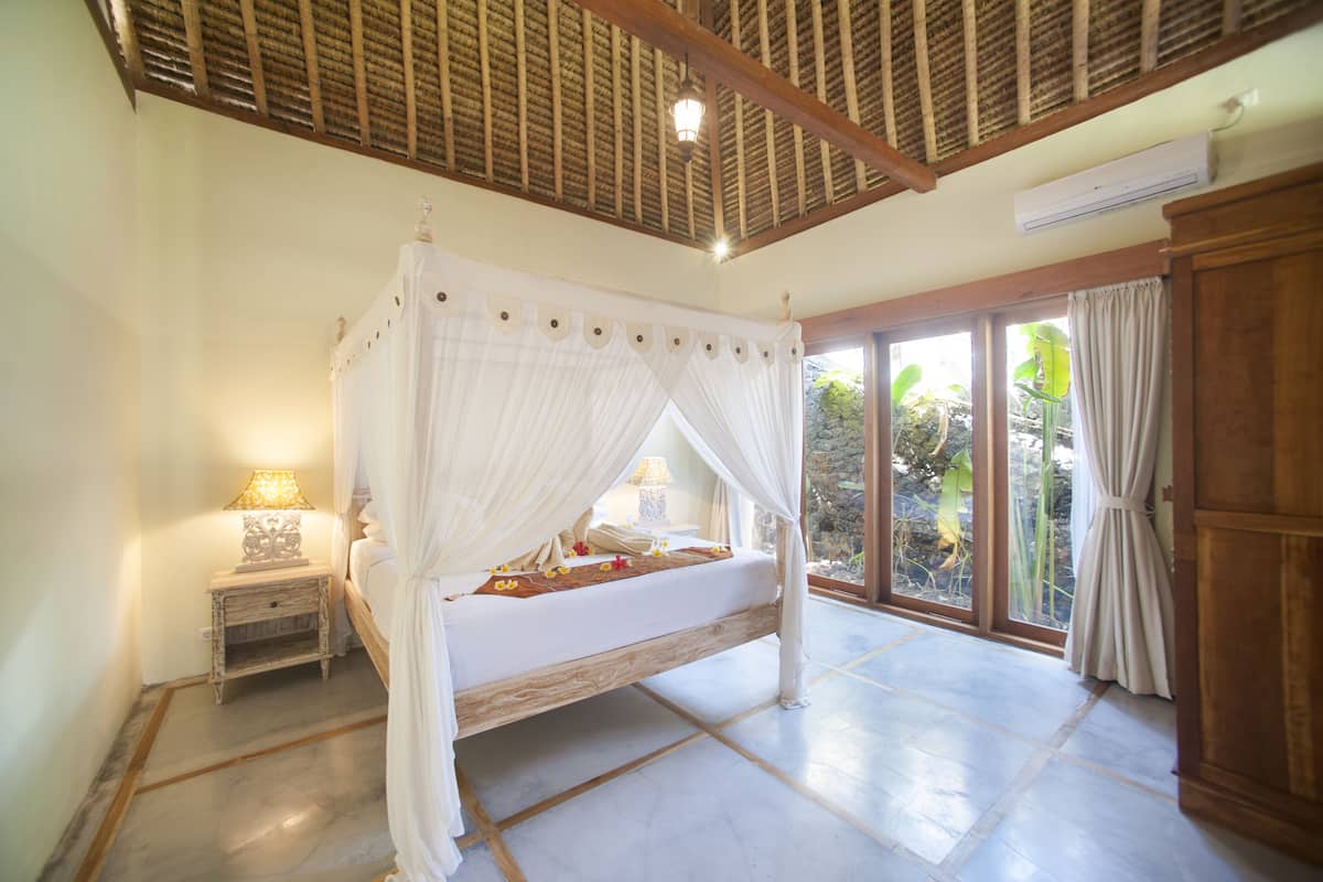 4 phòng ngủ, minibar, két bảo mật tại phòng, bàn