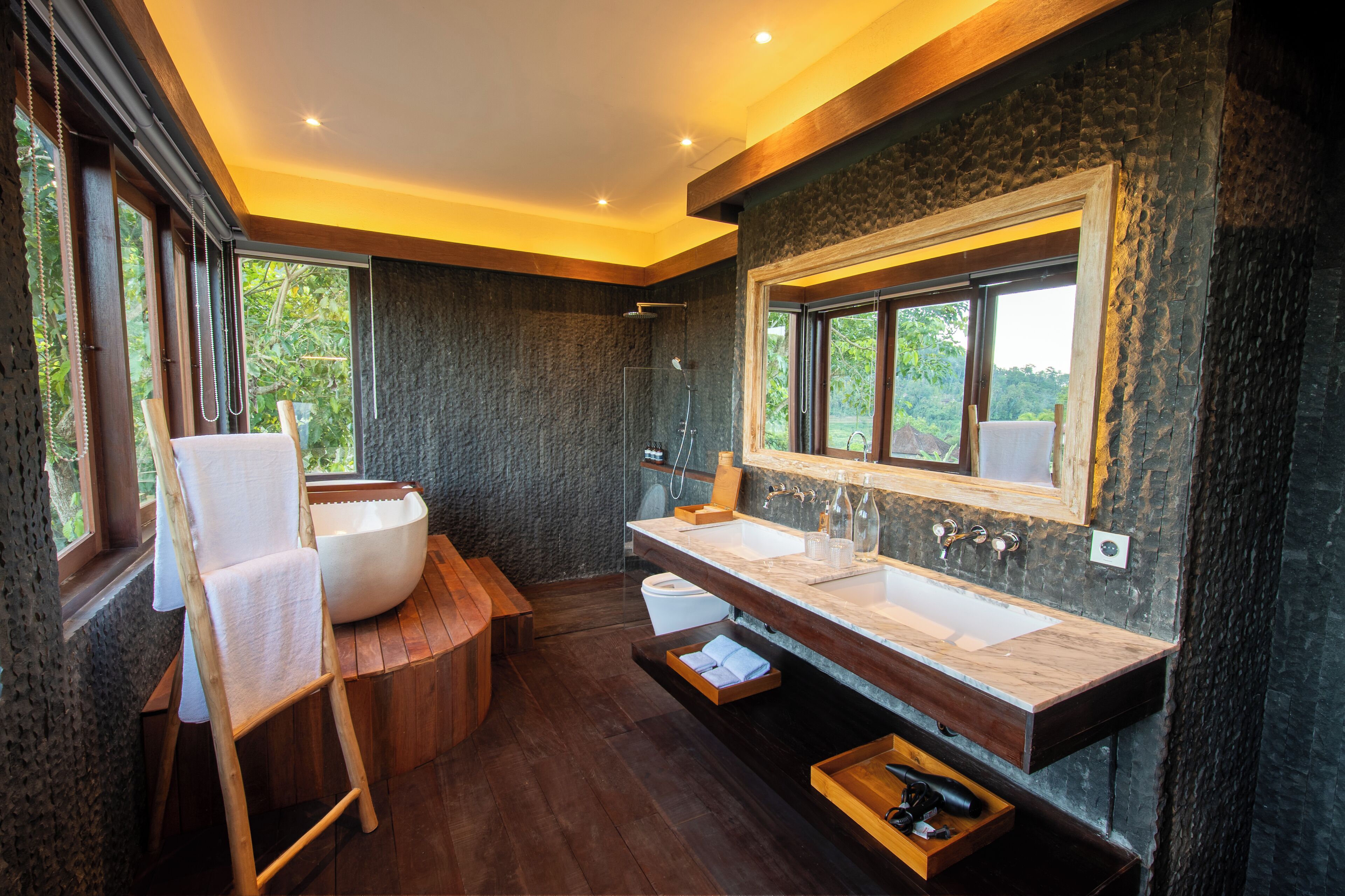 Gringsing Room | Bathroom shower