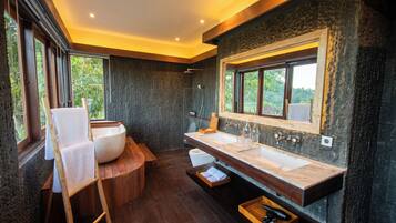 Gringsing Room | Bathroom shower