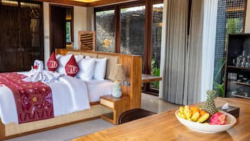 Songket Room | Minibar, in-room safe, desk, laptop workspace