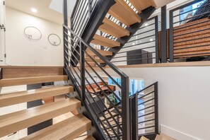 Interior - Park City Designer Home, 3 Minute Walk to Skiing, Private Hot Tub, 3 King Suites (Park City)