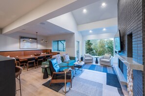 Smart TV, fireplace, DVD player, stereo - *President's Day Sale* Save up to 30% on Park City Ski Vacations, 72 Hours Only! (Park City)