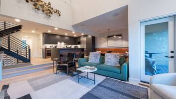 TV connectée, cheminée, chaßne hi-fi