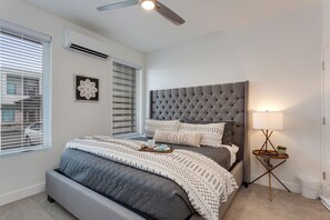 4 bedrooms, iron/ironing board, free WiFi, bed sheets - Red Desert Loft Resort 37| Pickleball Courts, Foosball, Resort Pool with Waterslide & Jacuzzi! (Saint George)