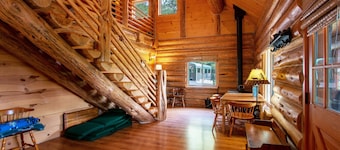 The Log Cabin - Perfect Haven in the Woods Near Stevenson