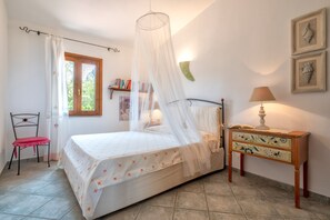 2 عدّة غرف نوم وواي فاي مجانًا وملاءات أسرّة