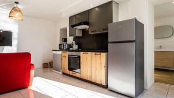 Réfrigérateur, micro-ondes, four, lave-vaisselle