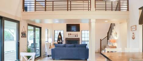 Télévision, cheminée