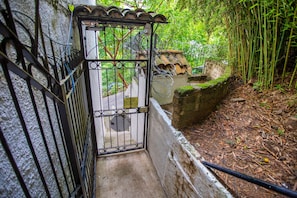 Enceinte de lâhĂ©bergement