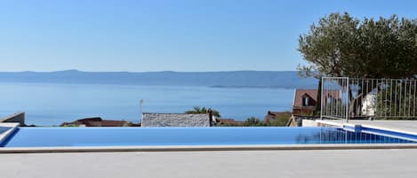 Piscine extérieure, piscine chauffée