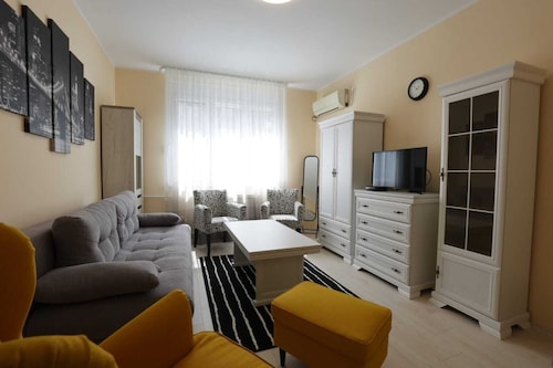Belgrade Center Apartment Admiral