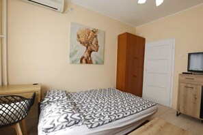 Appartamento familiare | 2 camere, una scrivania, tende oscuranti, insonorizzazione