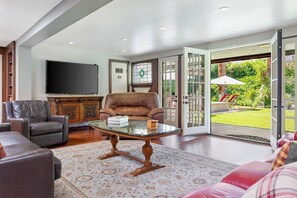 TV, fireplace, DVD player