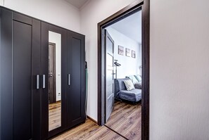 Basic-Apartment | 1 Schlafzimmer, Bügeleisen/Bügelbrett, Babybetten, kostenloses WLAN