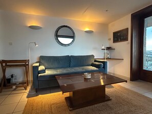 TV, stereo - Apartment for 6 persons with a gorgeous sea view (ST CAST LE GUILDO)
