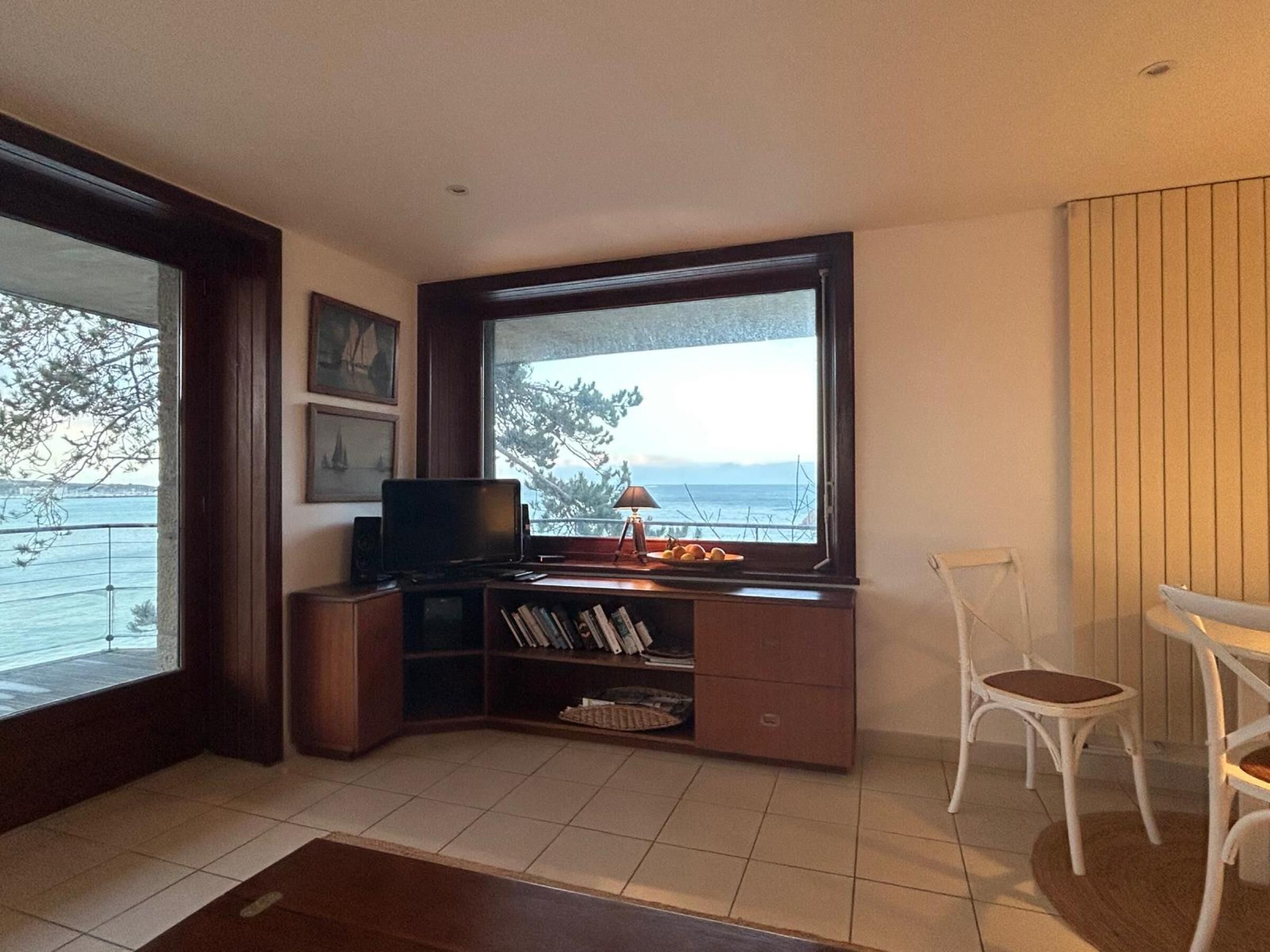 Télévision, chaîne hi-fi