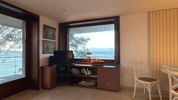 Televisie en een stereo