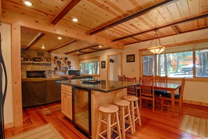 House, Multiple Beds (The Lazy Bear Lodge) | Private kitchen - The Lazy Bear Lodge (Tahoma)