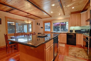 House, Multiple Beds (The Lazy Bear Lodge) | Private kitchen