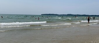 The York House Boutique Suit, Minutes to Crystal Beach.20 Minutes to the Falls.