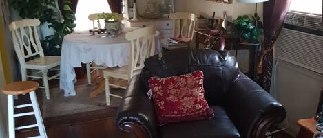 Smart TV, DVD player, stereo