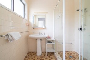 Hårføner og håndklær