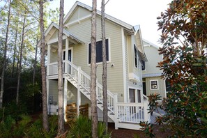 Exterior - WaterColor "Yum" |1 BR | Sleeps 4| Camp District |2 Bikes (Santa Rosa Beach)