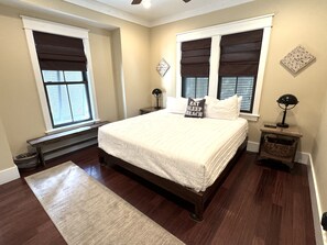 1 bedroom, WiFi, bed sheets - WaterColor "Yum" |1 BR | Sleeps 4| Camp District |2 Bikes (Santa Rosa Beach)