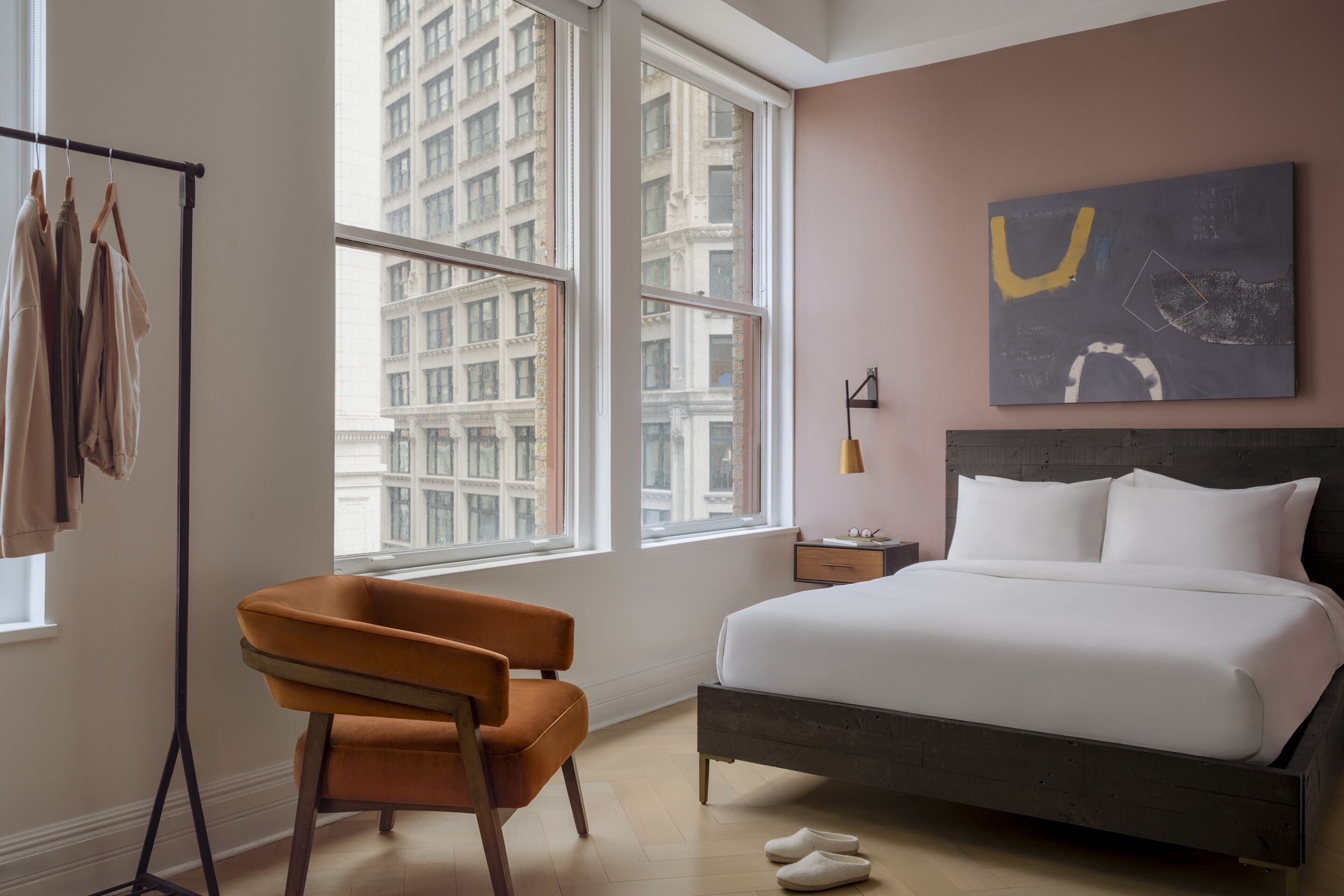 Sonder Flatiron | Accessible Queen Room