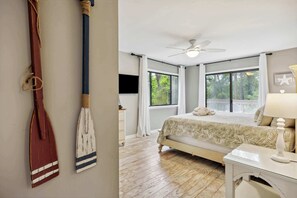 2 bedrooms, desk, iron/ironing board, travel crib