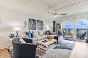 TV - Sparkling, Fully Renovated Amelia South Condo on 3rd Floor (Amelia Island)