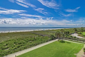 On the beach - Sparkling, Fully Renovated Amelia South Condo on 3rd Floor (Amelia Island)