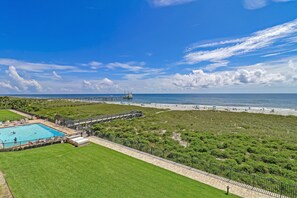 Pool - Sparkling, Fully Renovated Amelia South Condo on 3rd Floor (Amelia Island)