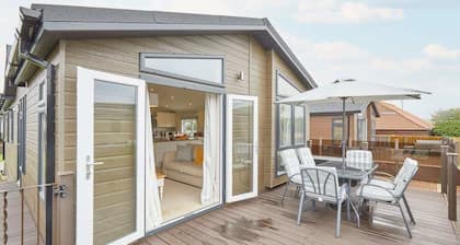 Host & Stay | 28 The Pines