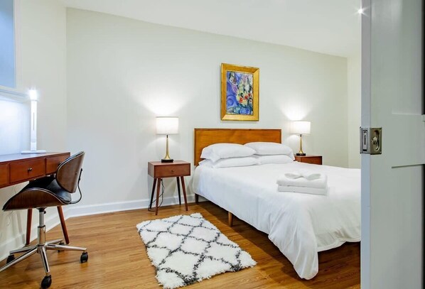 1 habitación, tabla de planchar con plancha, wifi y ropa de cama