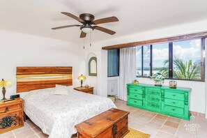 2 bedrooms, laptop workspace, iron/ironing board, free WiFi