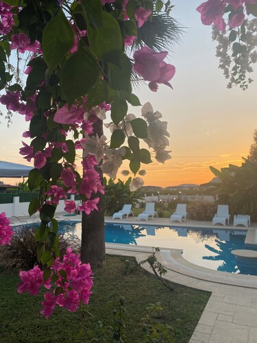 5 Bedroom Villa.  Beautiful, Spacious Grounds and outlook