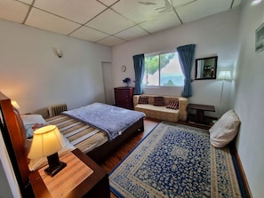 2 bedrooms, desk, iron/ironing board, free WiFi