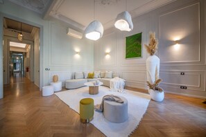 Interior - Five bedroom deluxe apartment Paseo de Gracia - You Stylish (Barcelona)